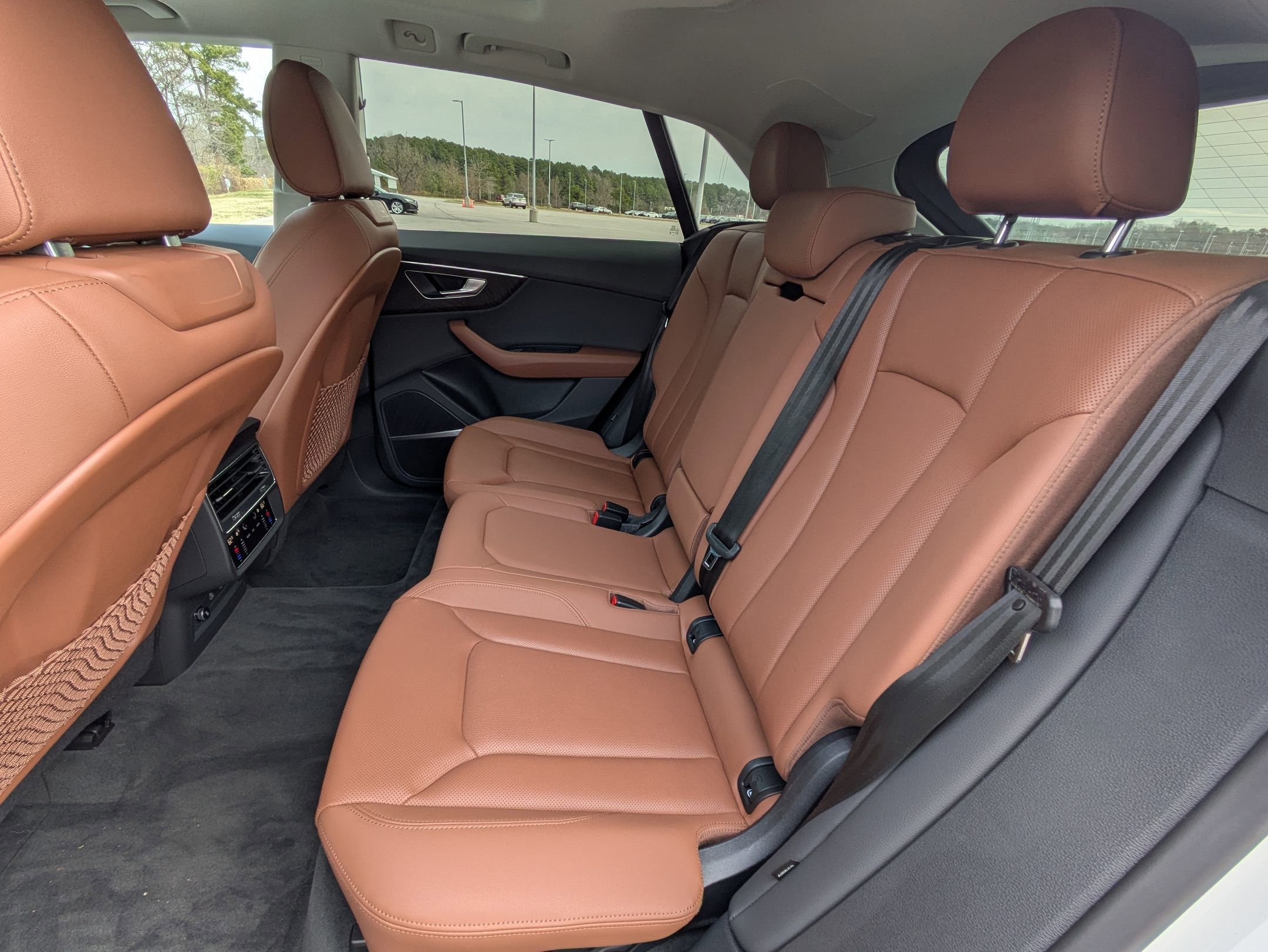 Used 2022 Audi Q8 Premium Plus w/ Premium Plus Package image 26