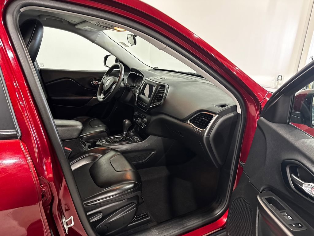 Used 2020 Jeep Cherokee Latitude Plus AWD/4WD image 21