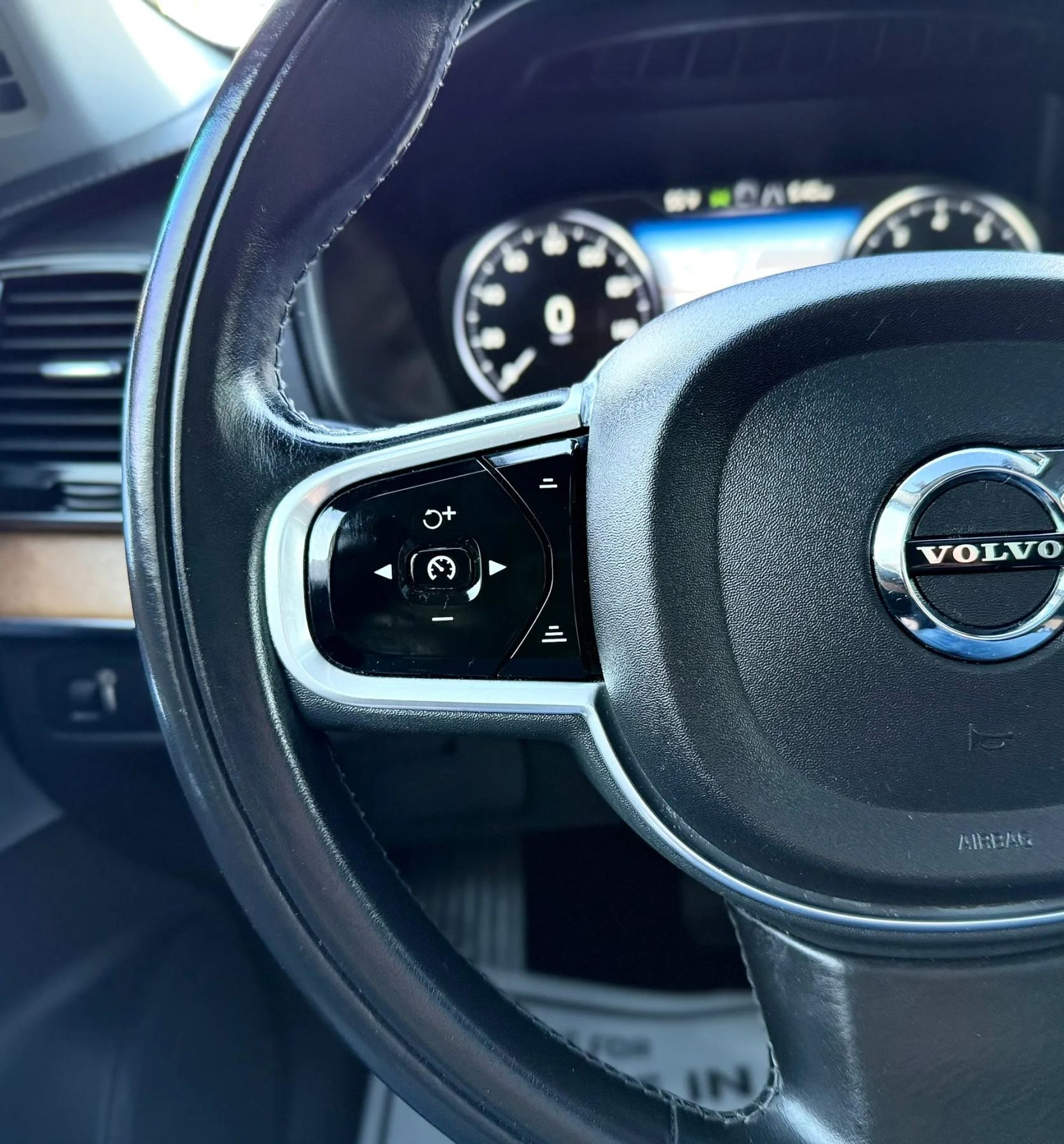 Used 2018 Volvo XC90 T6 Inscription w/ Convenience Package image 15