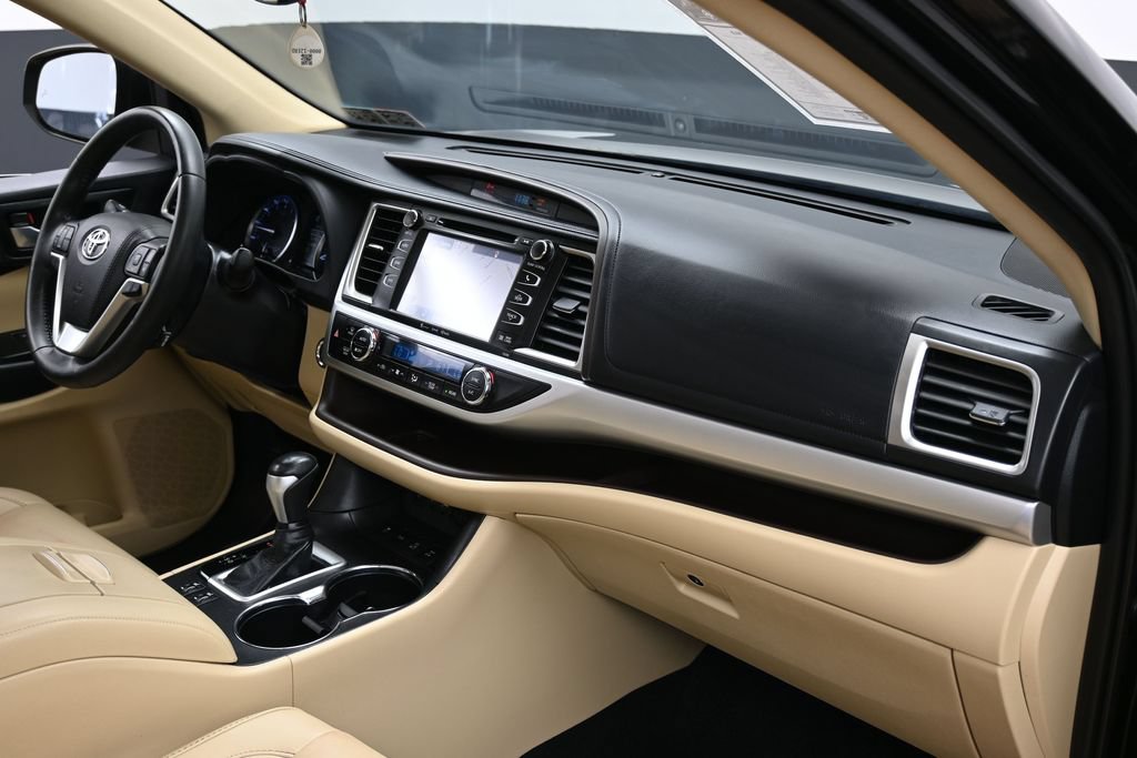Used 2019 Toyota Highlander XLE AWD/4WD image 44