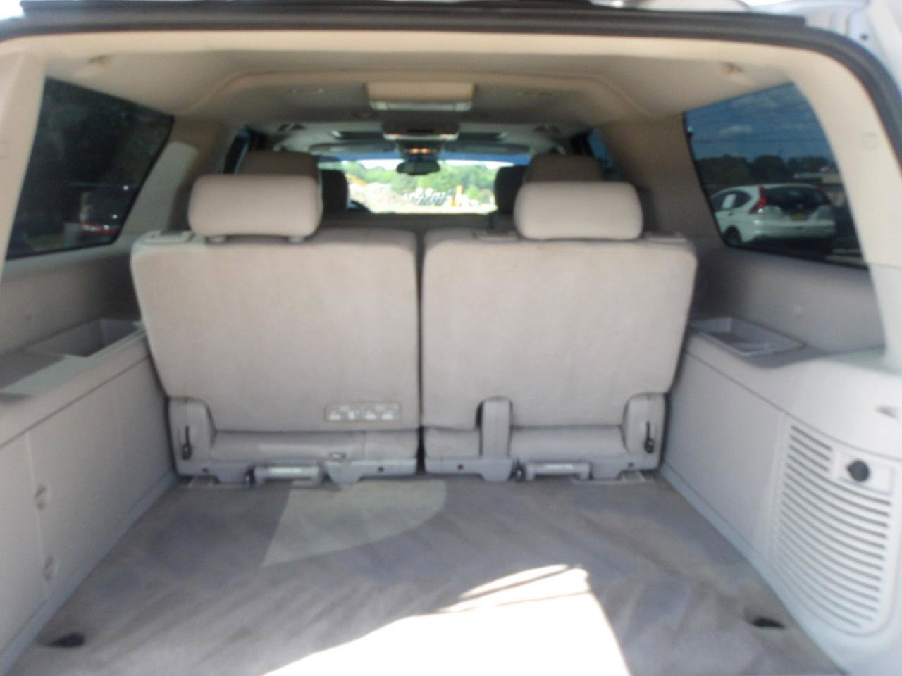 Used 2014 Chevrolet Suburban LT image 13