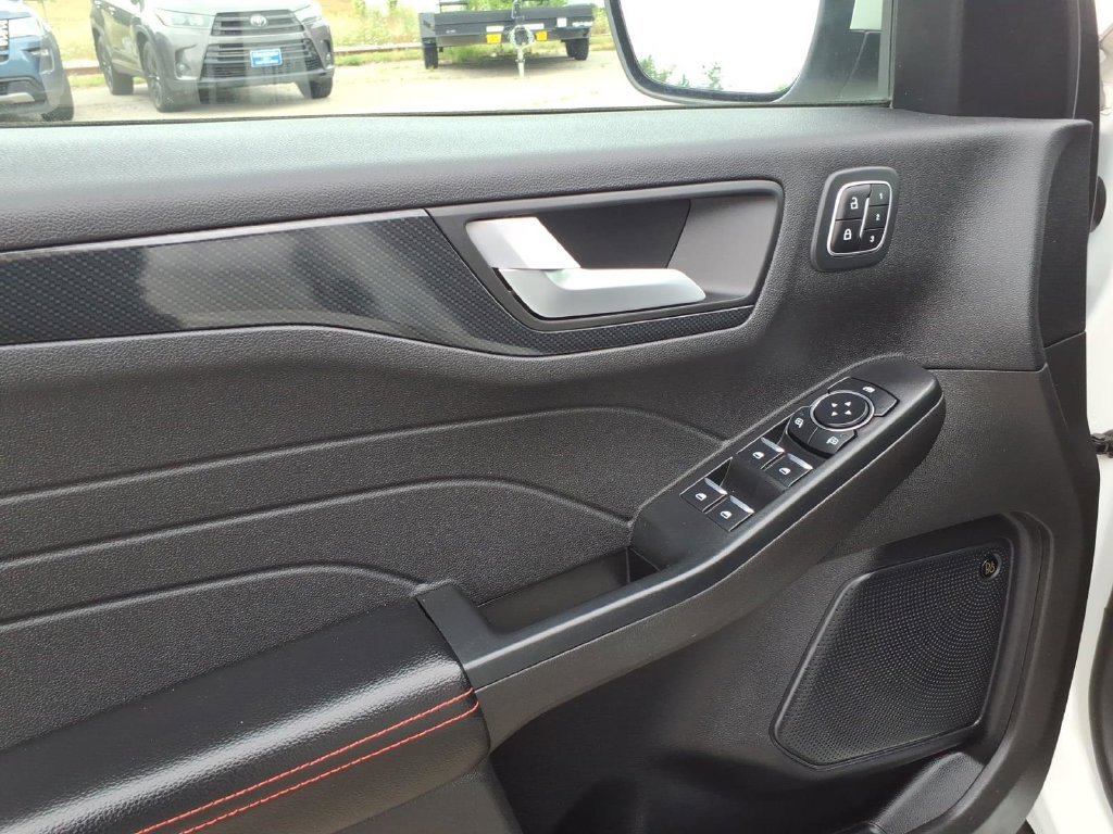 Used 2023 Ford Escape ST-Line Elite w/ Premium Technology Package AWD/4WD image 12