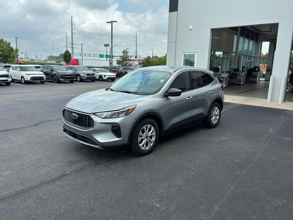 Used 2024 Ford Escape Active FWD image 2