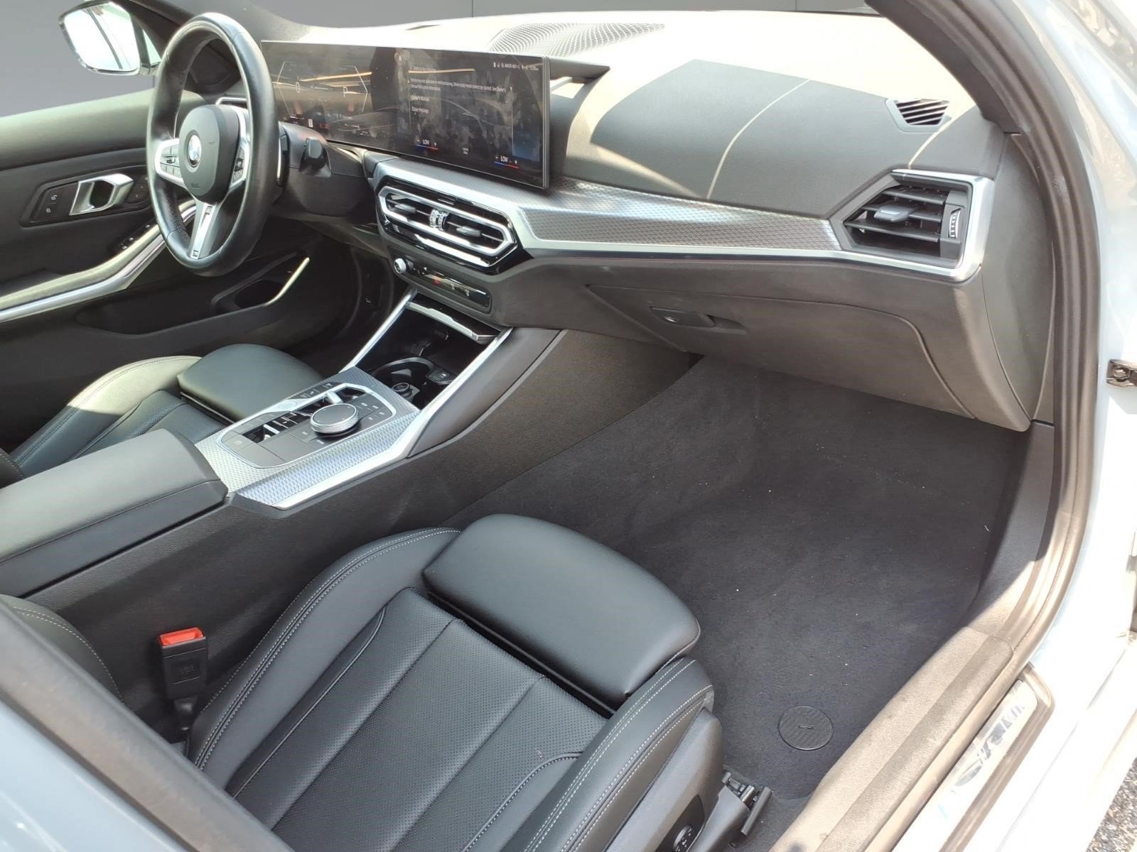Used 2024 BMW 330i xDrive Sedan AWD/4WD image 9