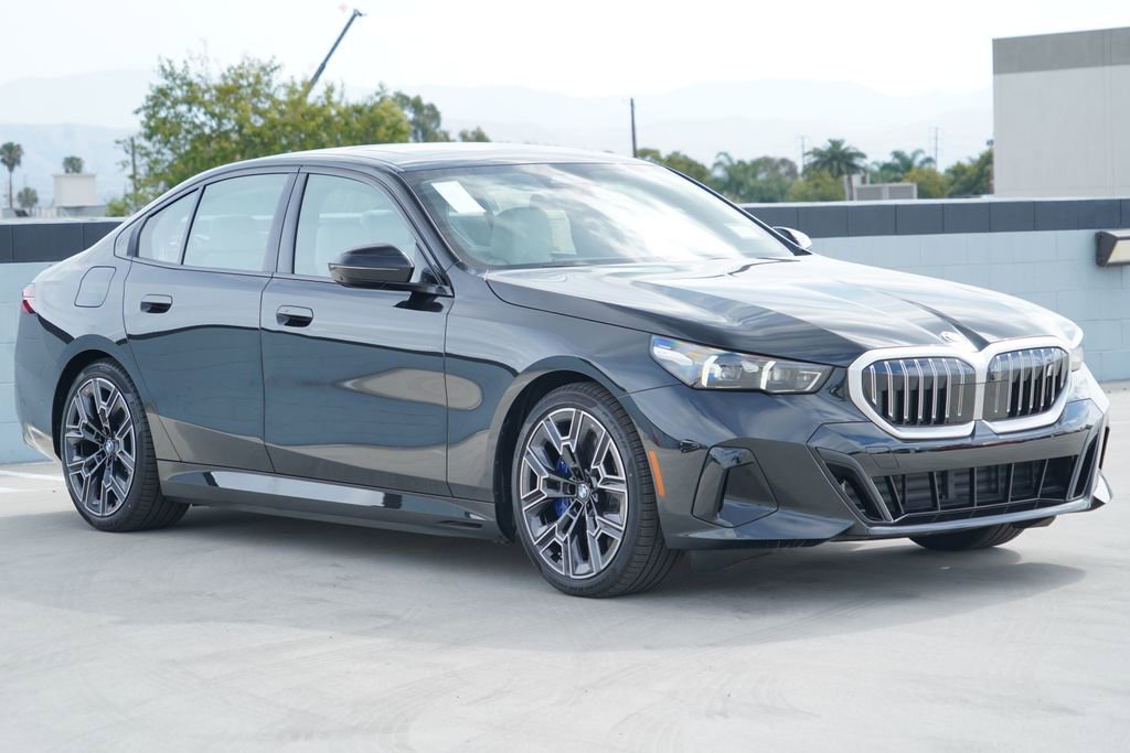 New 2026 BMW i5 eDrive40 w/ M Sport Package image 3