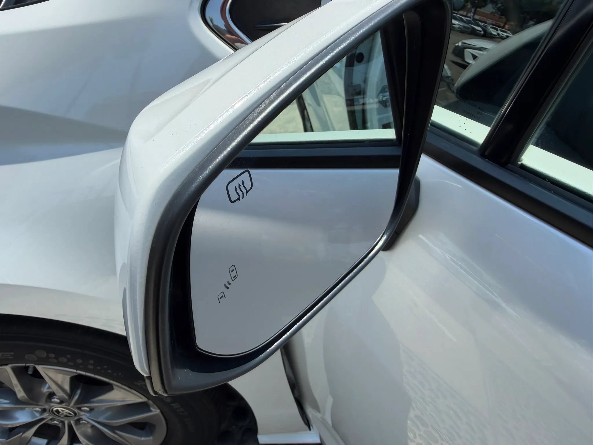 Used 2023 Toyota Sienna XLE FWD image 10