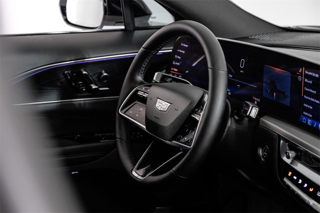 Used 2024 Cadillac Lyriq Luxury image 12