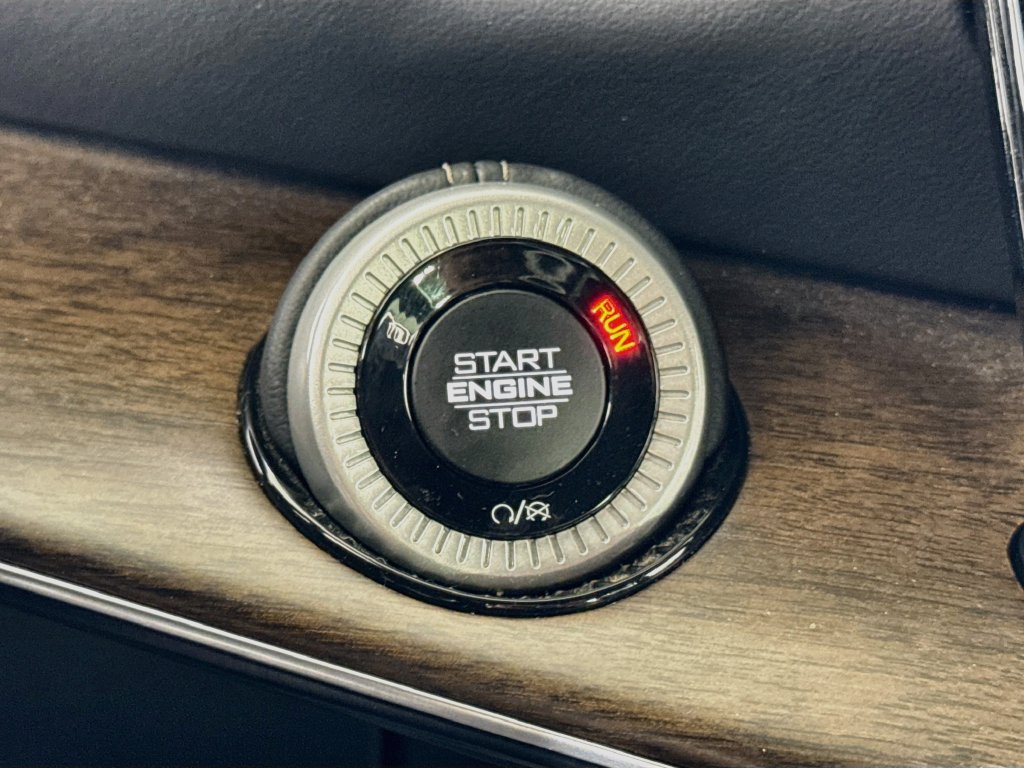 Used 2023 Jeep Grand Wagoneer L Series II AWD/4WD image 34