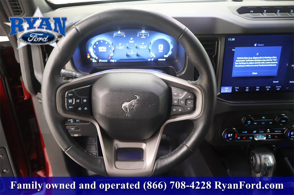 Used 2025 Ford Bronco Badlands image 21