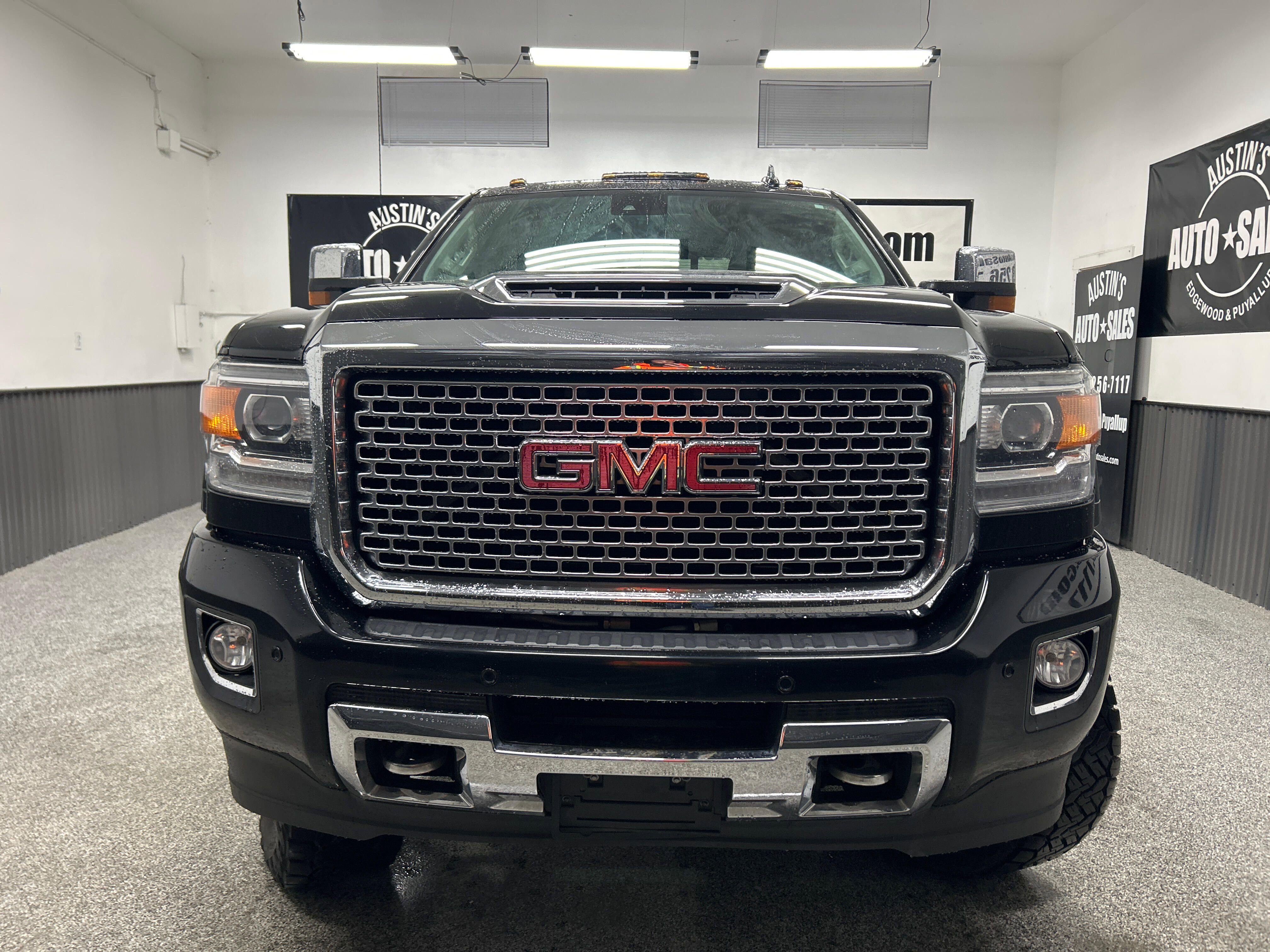 Used 2017 GMC Sierra 2500 Denali w/ Duramax Plus Package image 2