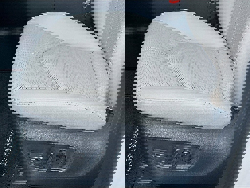 New 2026 Toyota Grand Highlander Limited image 17