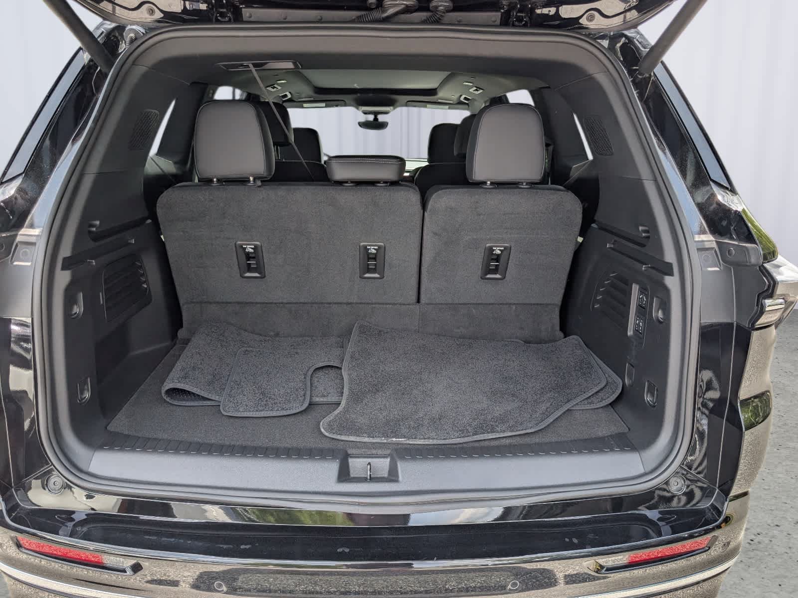 Certified 2025 Buick Enclave Avenir w/ Super Cruise Package FWD image 14