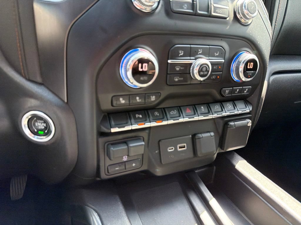Used 2020 GMC Sierra 1500 AT4 w/ AT4 Preferred Package AWD/4WD image 3