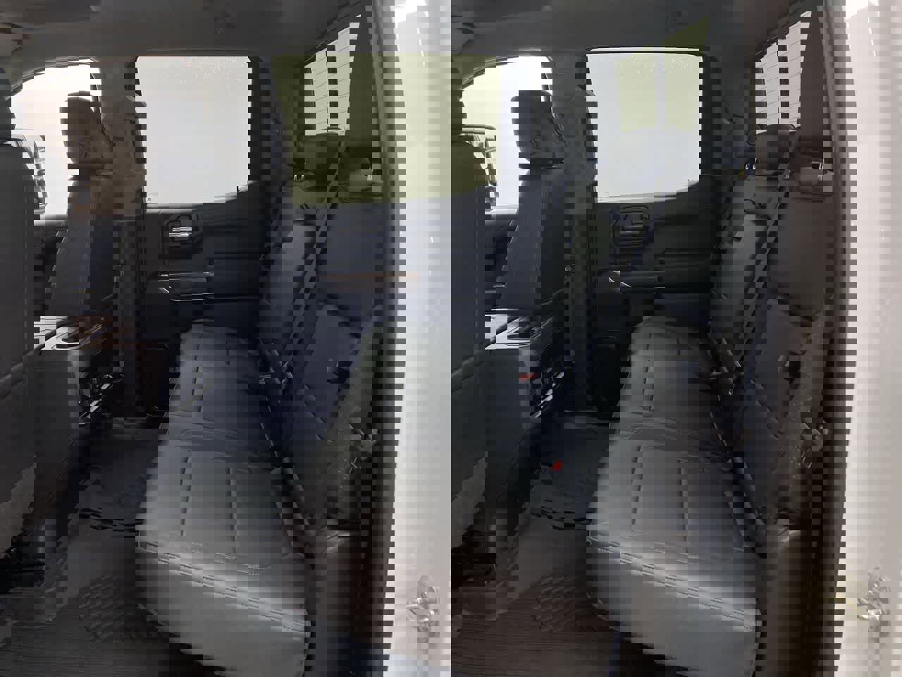 Used 2021 Chevrolet Silverado 1500 LT Trail Boss w/ Convenience Package II image 16