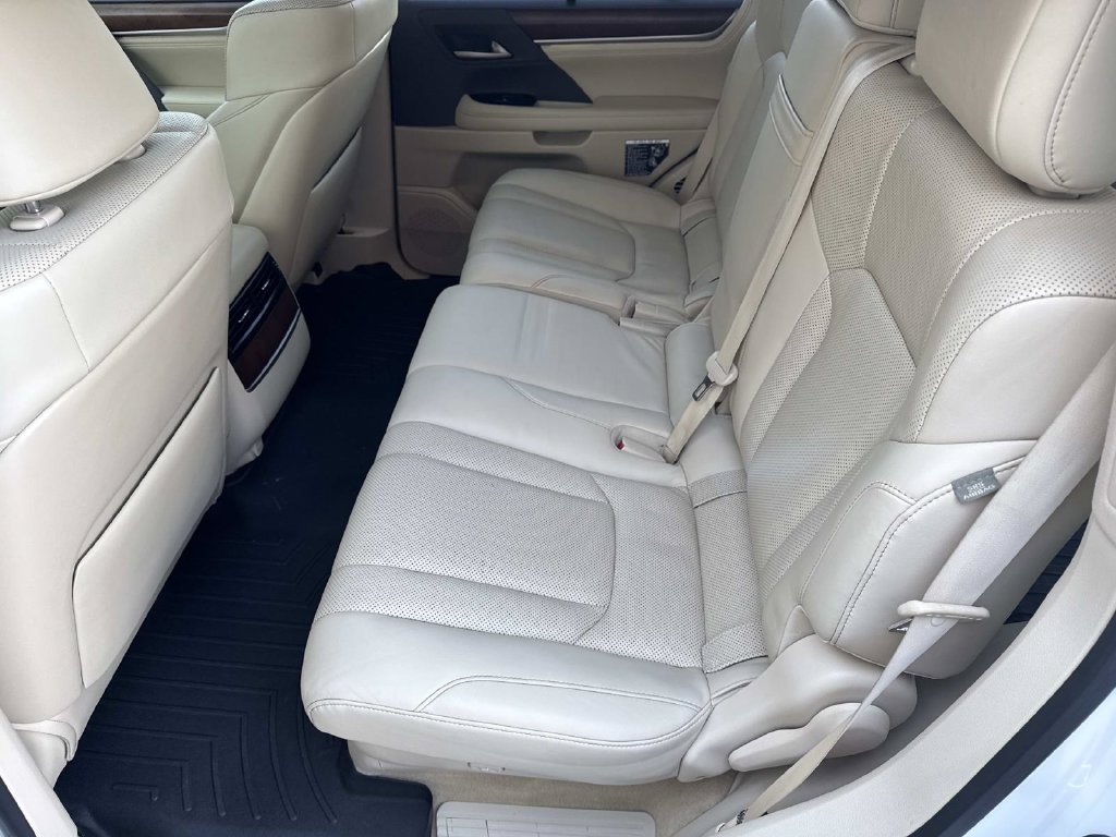 Used 2021 Lexus LX 570 4WD w/ Luxury Package image 15