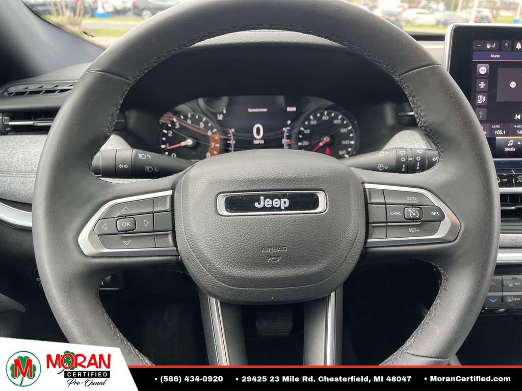 Used 2024 Jeep Compass Latitude AWD/4WD image 17