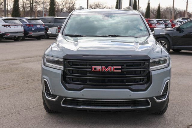 Used 2023 GMC Acadia SLE w/ Driver Convenience Package image 2