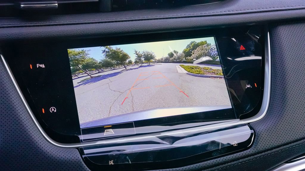 Certified 2025 Cadillac XT6 Luxury FWD image 37
