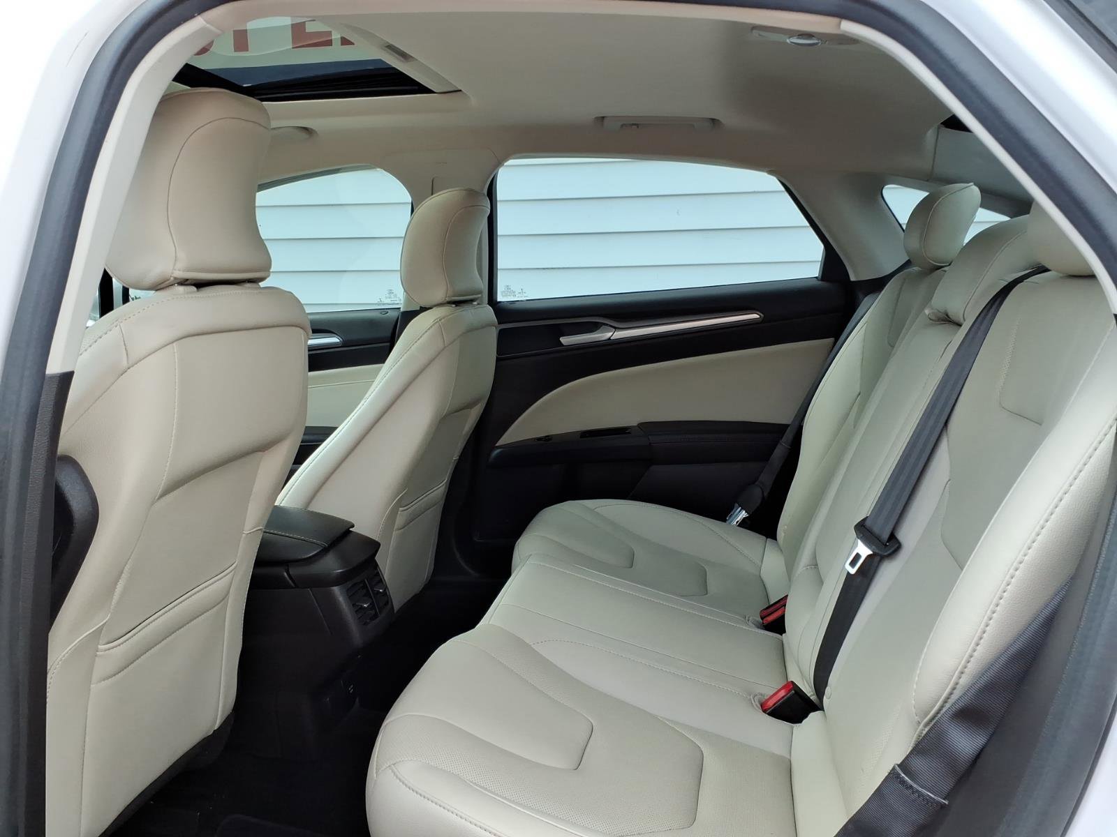 Used 2016 Ford Fusion Titanium FWD image 11