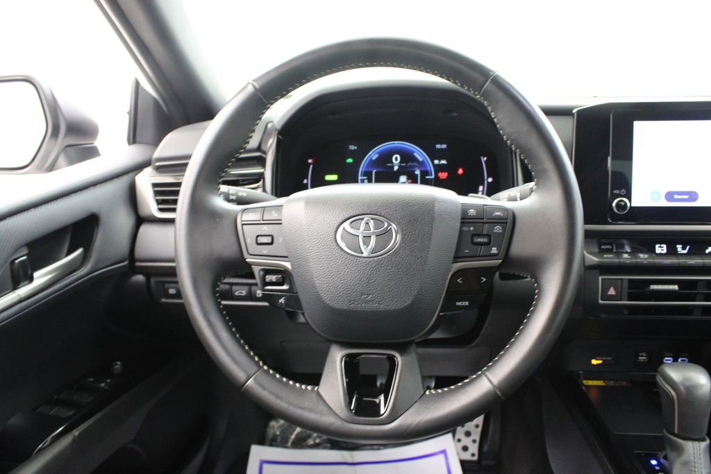 Used 2025 Toyota Camry SE FWD image 22