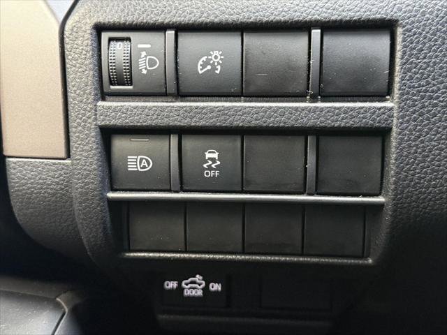 Certified 2024 Toyota Tacoma TRD Off-Road AWD/4WD image 17
