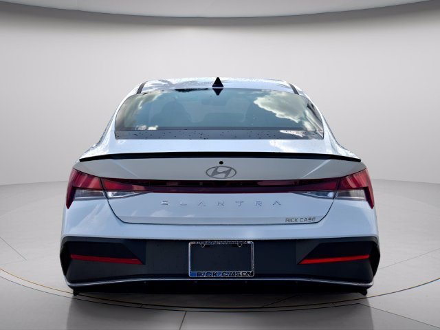 New 2026 Hyundai Elantra SEL Sport FWD image 4