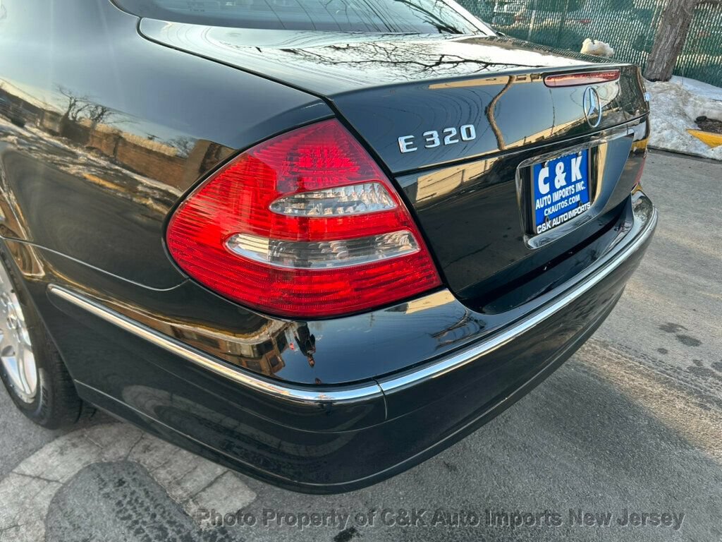 Used 2006 Mercedes-Benz E 320 CDI Sedan image 23