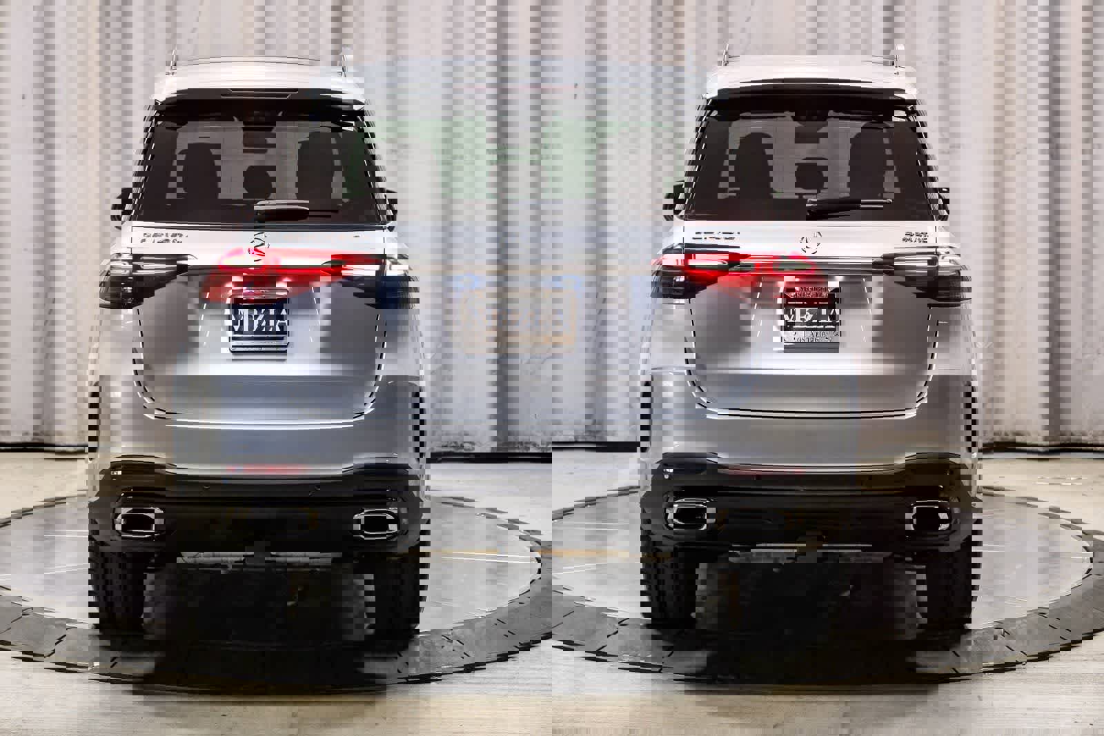 Used 2025 Mercedes-Benz GLE 450e 4MATIC image 3