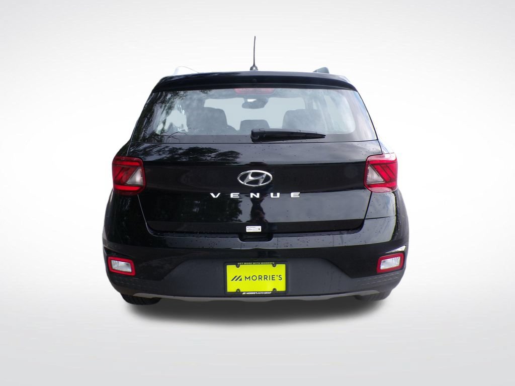 Used 2025 Hyundai Venue SEL FWD image 4