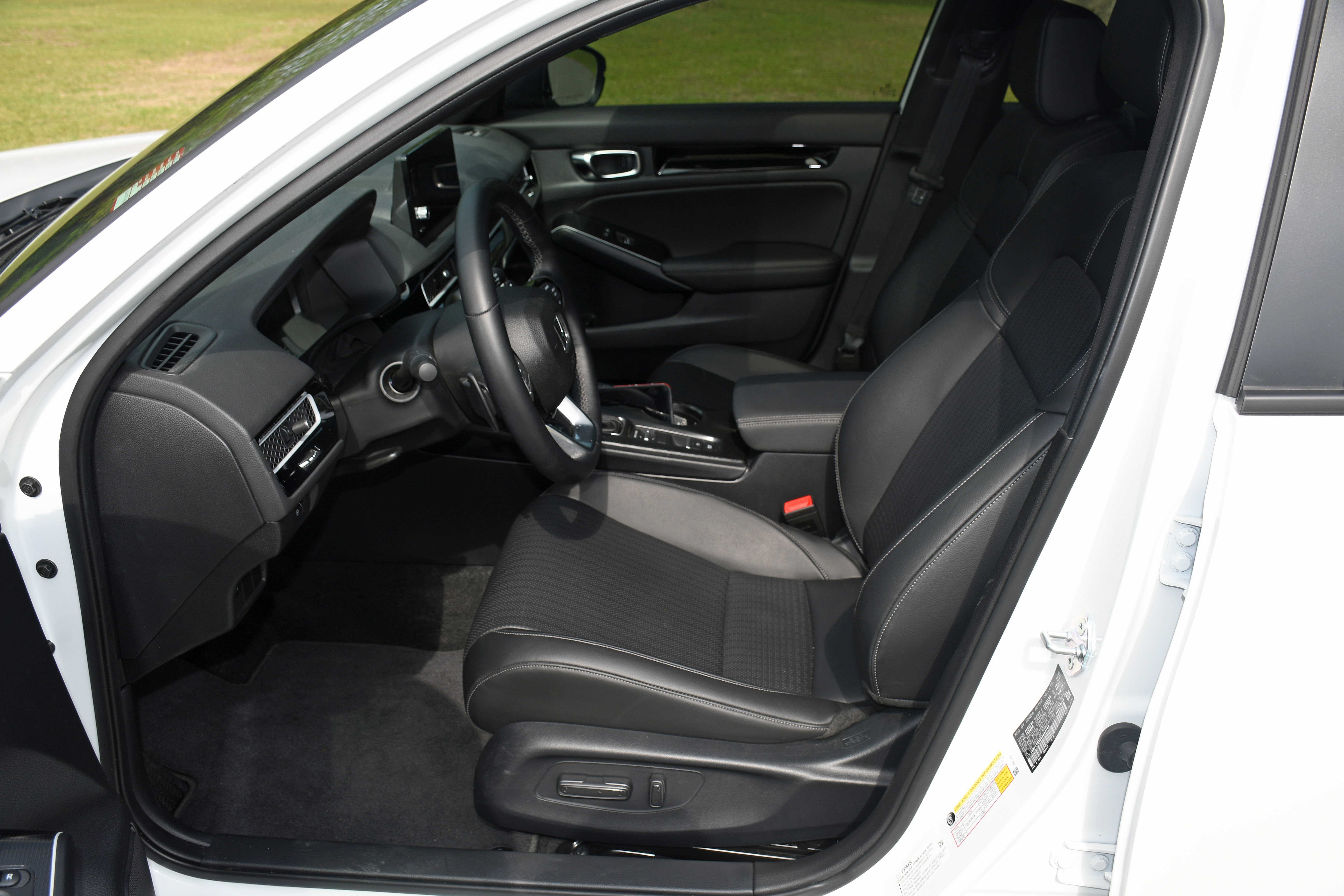 Used 2025 Honda Civic Sport Touring image 8