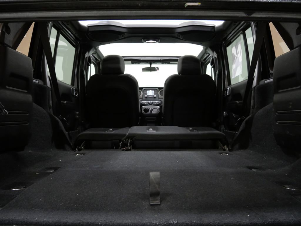 Used 2018 Jeep Wrangler Unlimited Sport image 29