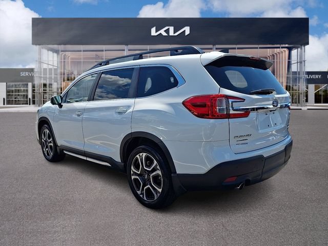 Used 2023 Subaru Ascent Limited w/ Technology Package AWD/4WD image 4
