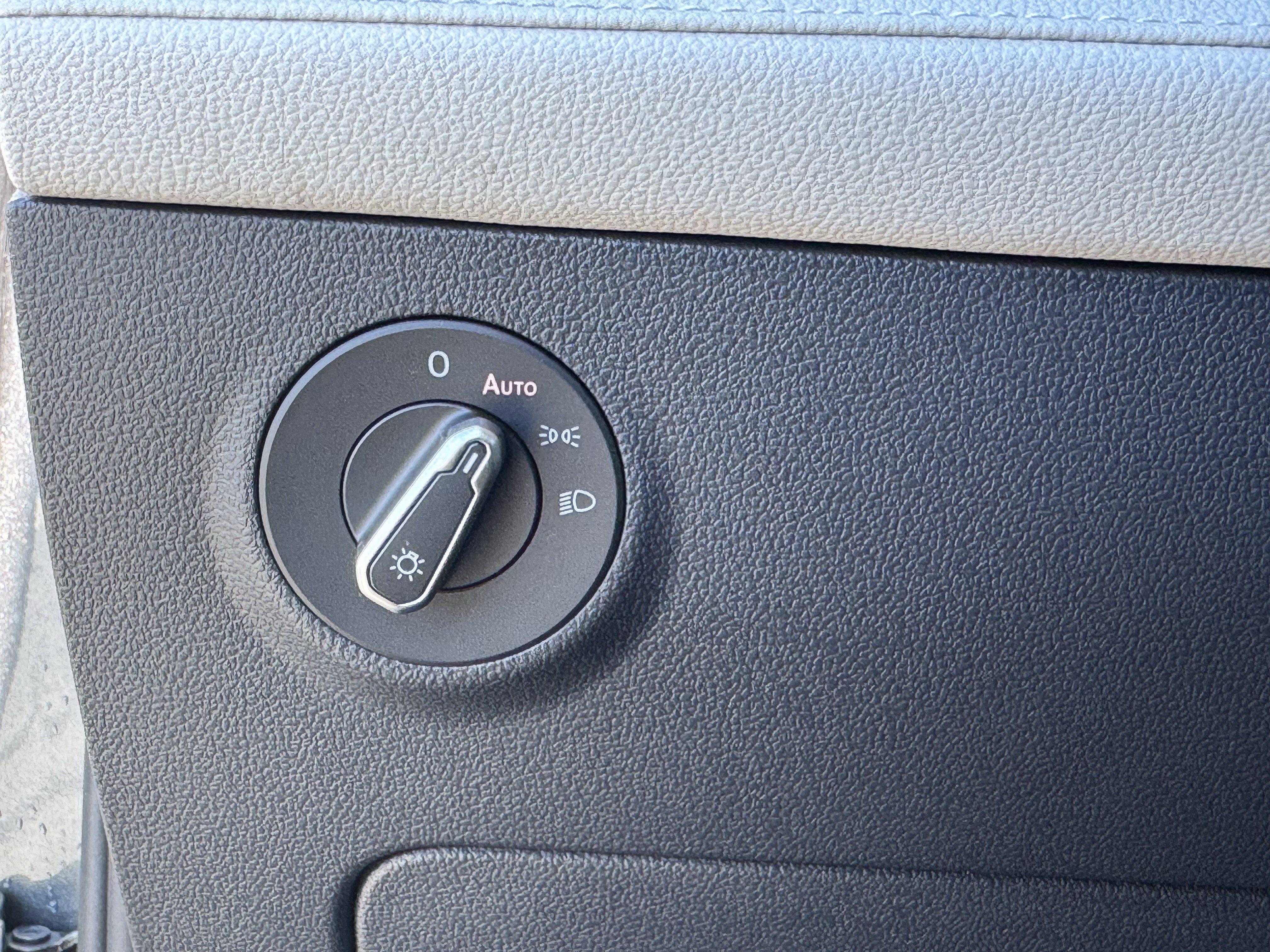 Used 2025 Volkswagen Taos S image 30