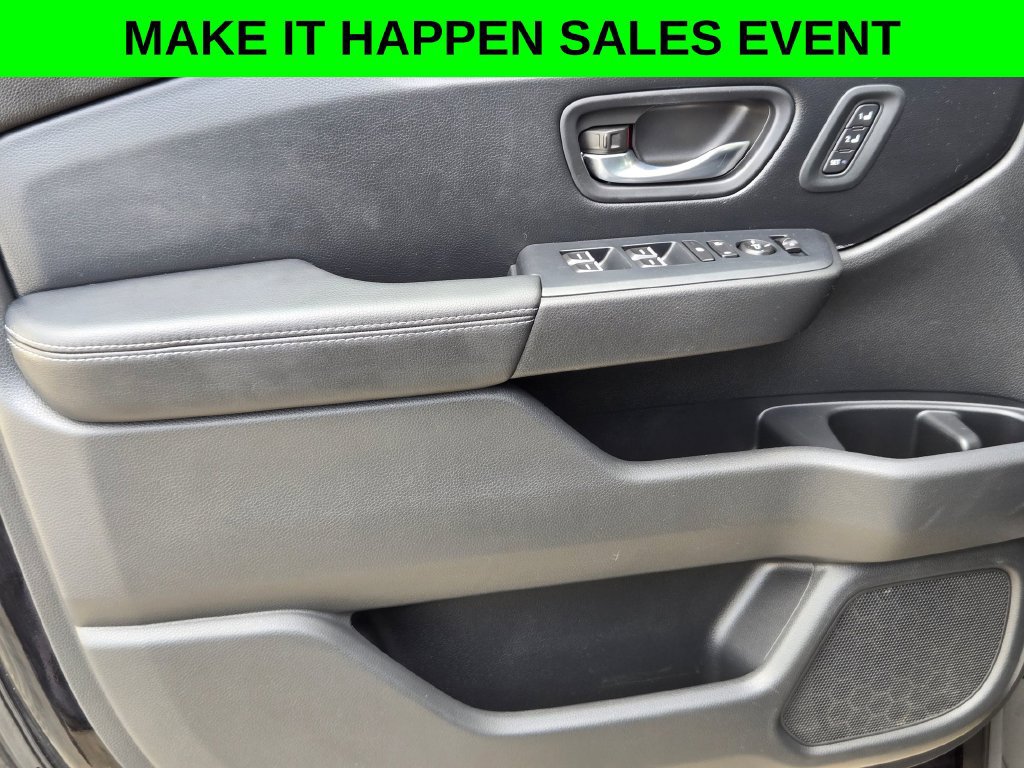 Used 2023 Honda Pilot Touring image 11