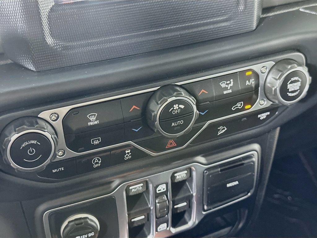 Used 2018 Jeep Wrangler Unlimited Sport S AWD/4WD image 26