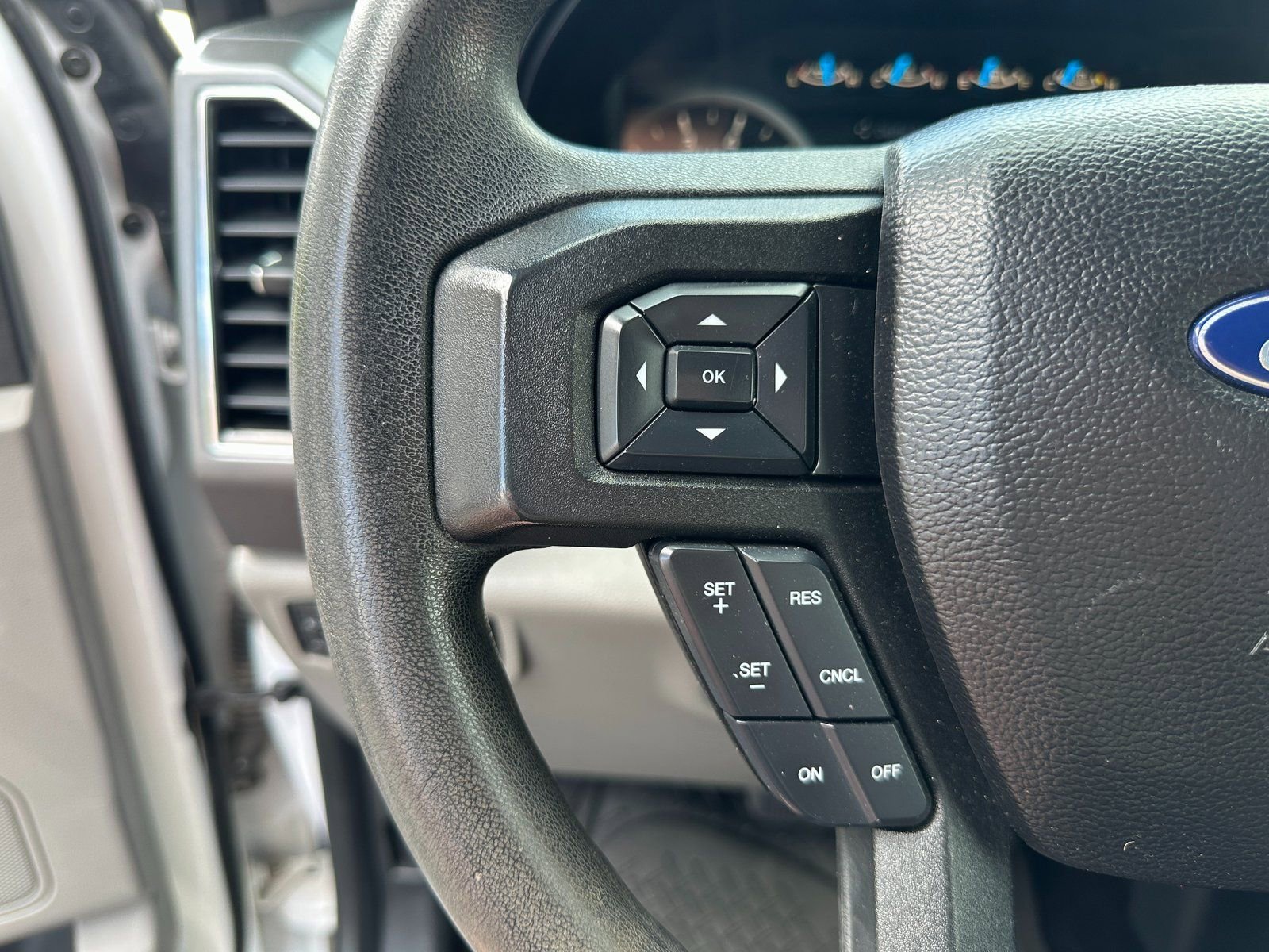 Used 2017 Ford F150 XLT w/ Trailer Tow Package image 19