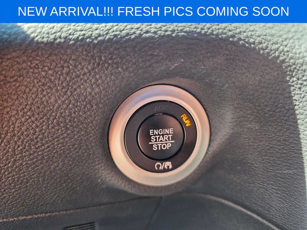 Used 2022 Chrysler Pacifica Touring-L w/ S Appearance Package FWD image 10