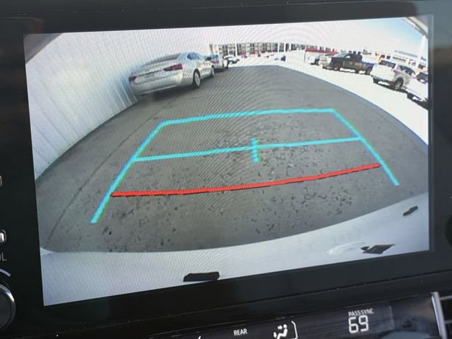 Used 2024 Toyota Sienna LE image 17