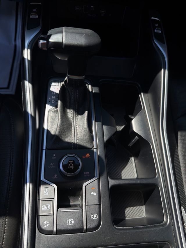 Used 2024 Kia Sorento S image 8