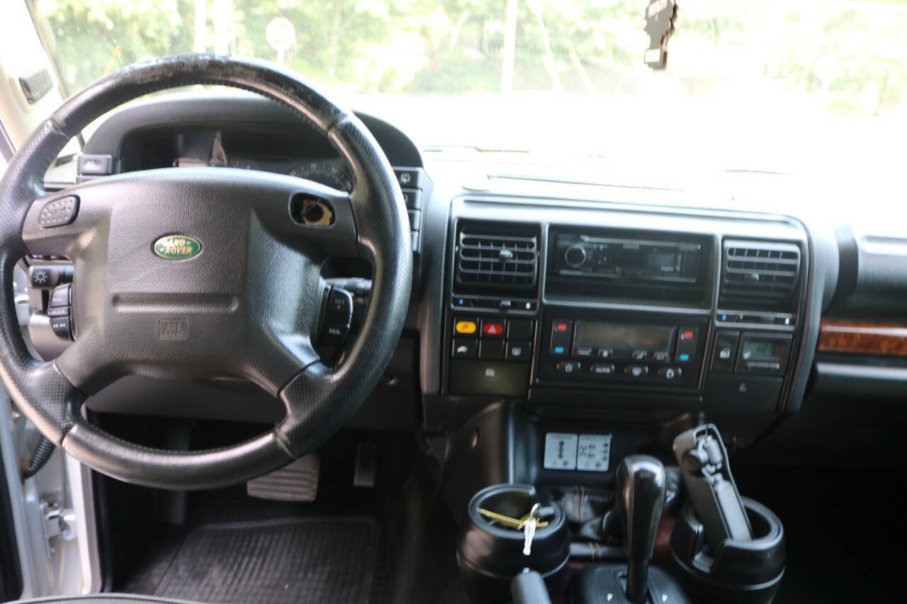 Used 2004 Land Rover Discovery HSE AWD/4WD image 23