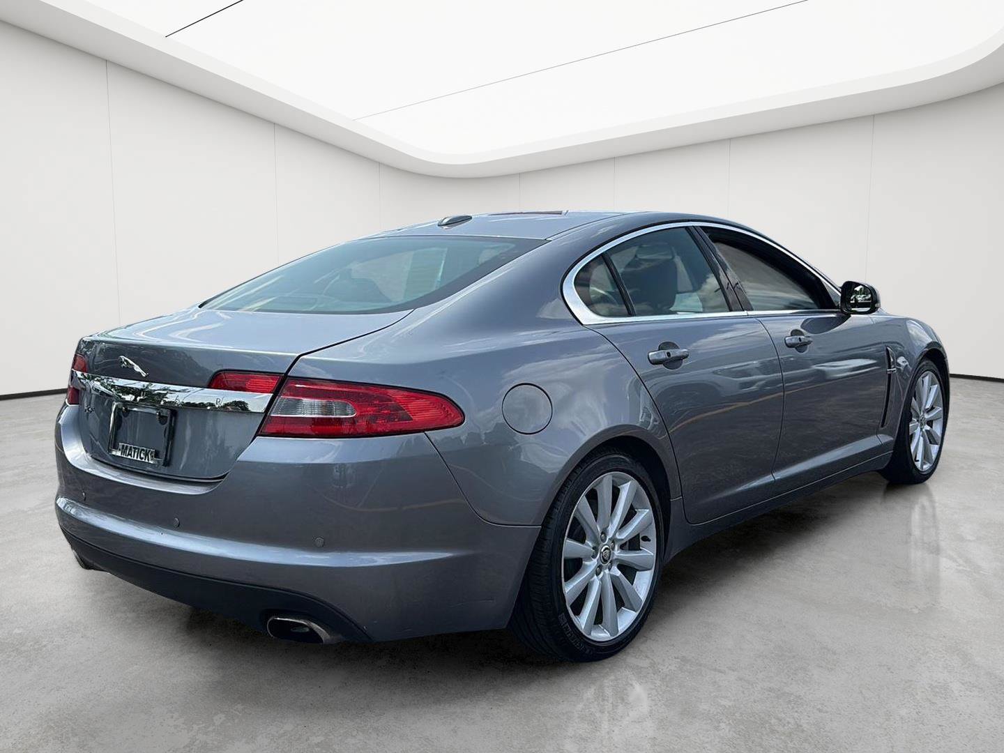 Used 2010 Jaguar XF Premium RWD image 8