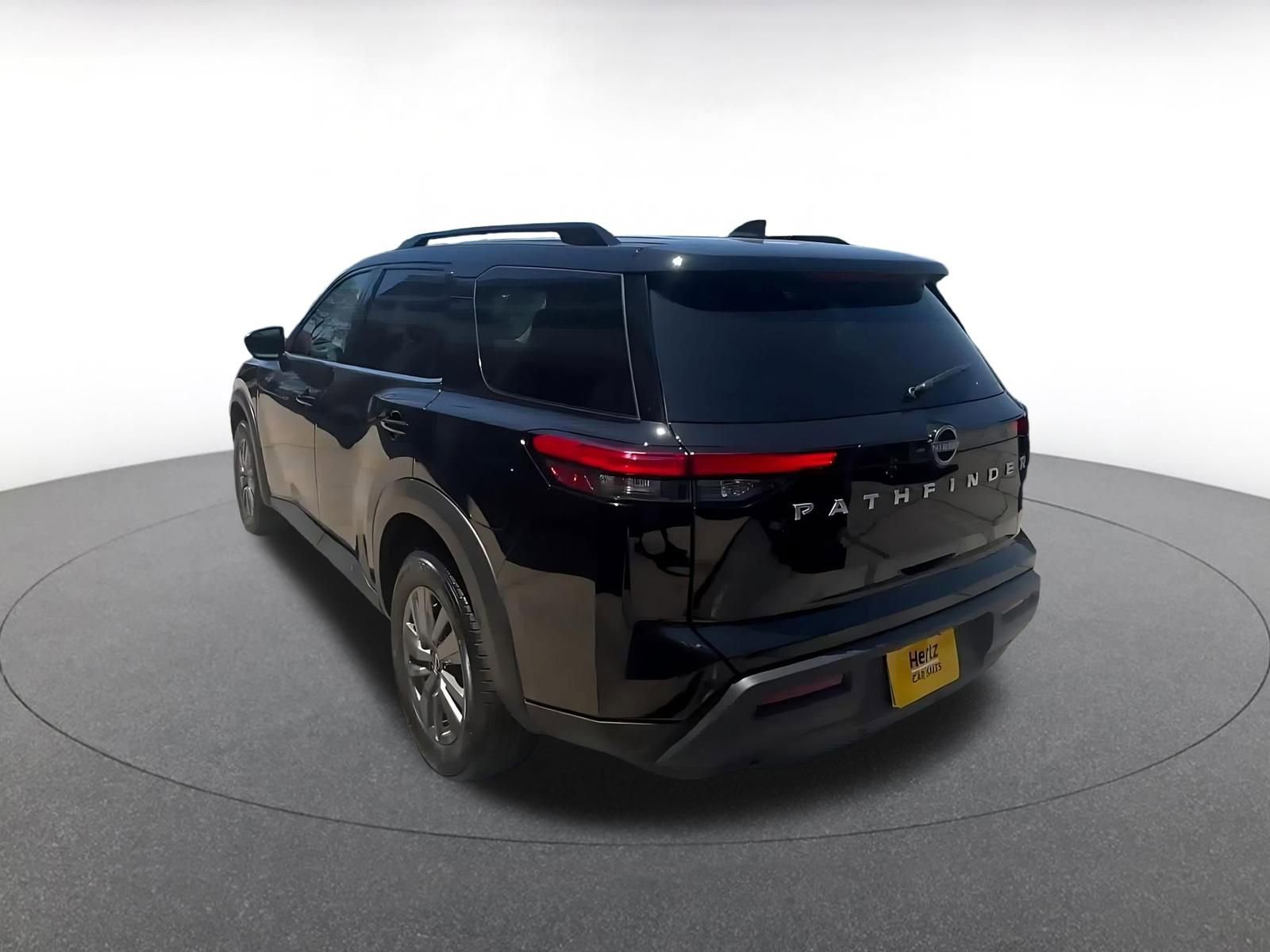 Used 2025 Nissan Pathfinder SV FWD image 16