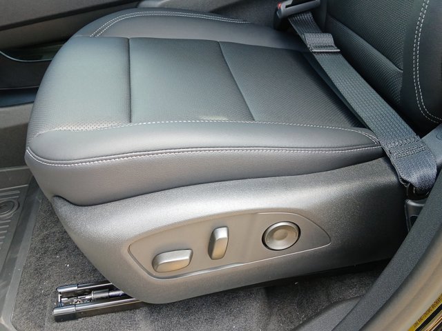 New 2026 Chevrolet Traverse LT w/ Driver Confidence Package AWD/4WD image 19