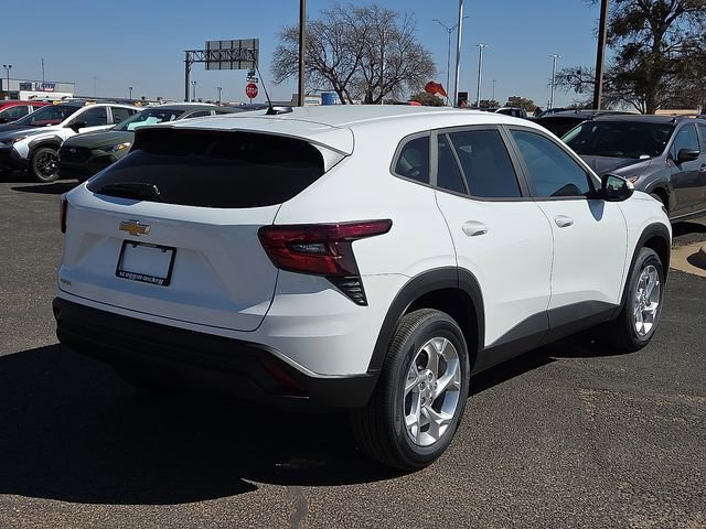 New 2026 Chevrolet Trax LS image 4