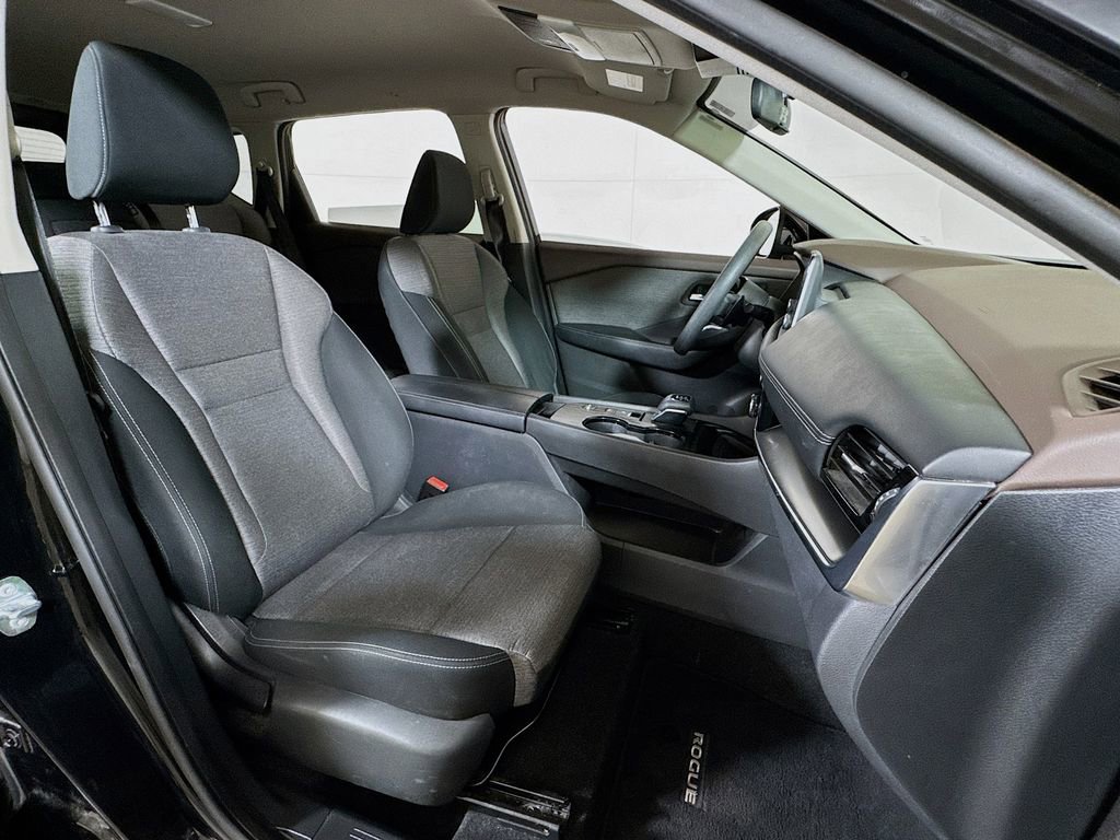 Used 2021 Nissan Rogue SV FWD image 24