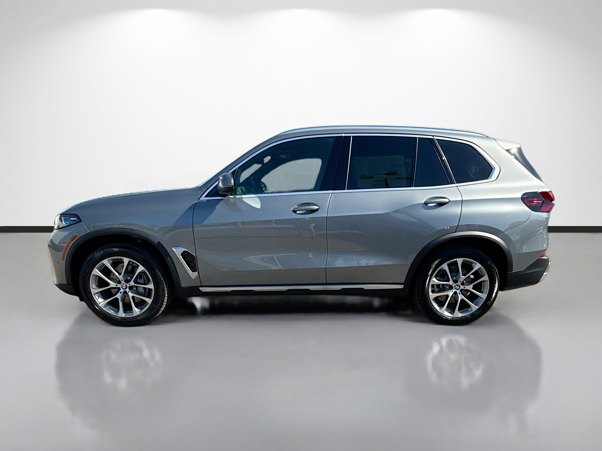 New 2026 BMW X5 xDrive40i AWD/4WD image 6