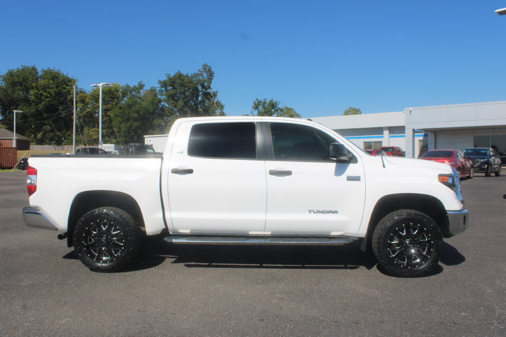 Used 2019 Toyota Tundra SR5 w/ SR5 Upgrade Package AWD/4WD image 11