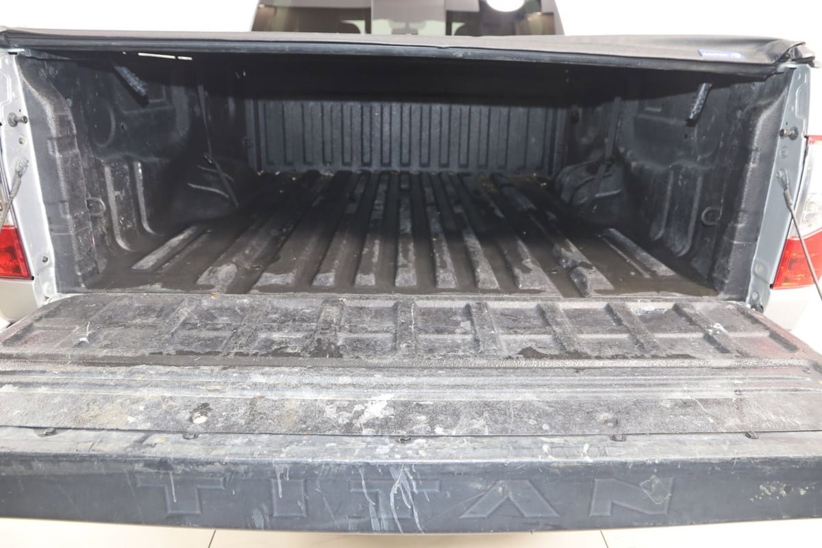 Used 2017 Nissan Titan SV AWD/4WD image 43