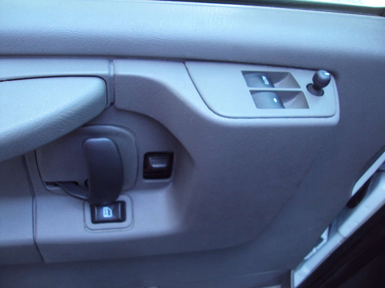 Used 2014 Chevrolet Express 1500 LS image 15