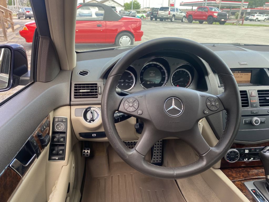 Used 2010 Mercedes-Benz C 300 Sedan image 6